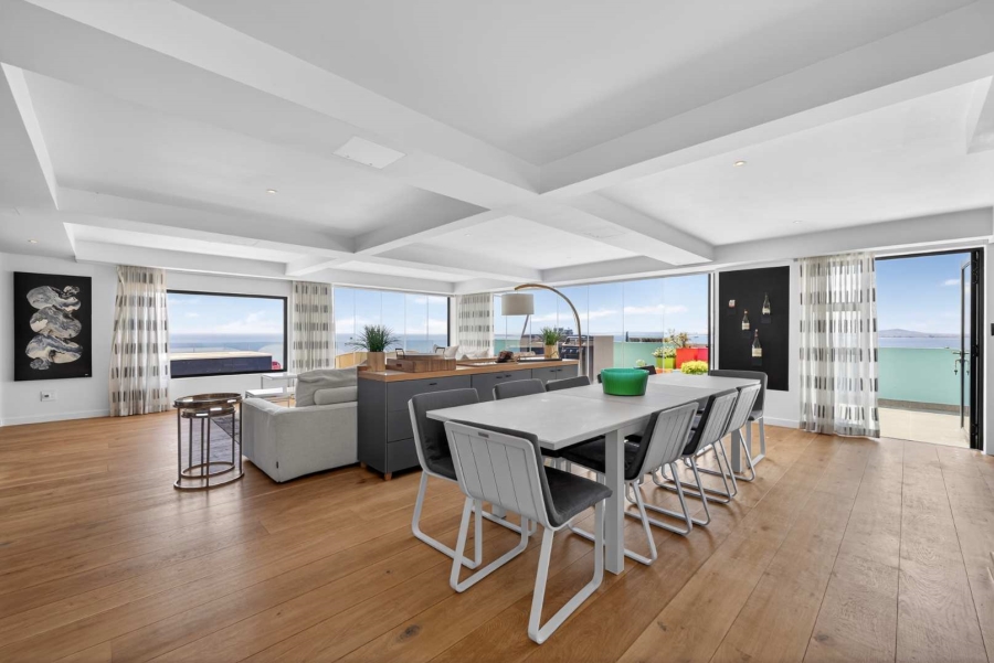 3 Bedroom Property for Sale in Sea Point Western Cape